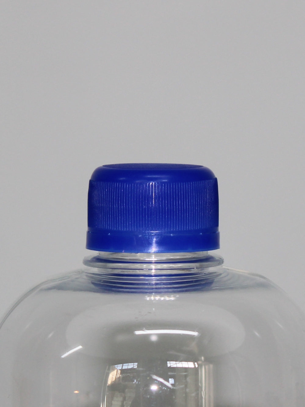 750ml Ribbed Solvent 38g PET Bottle - (Pack of 100 units)