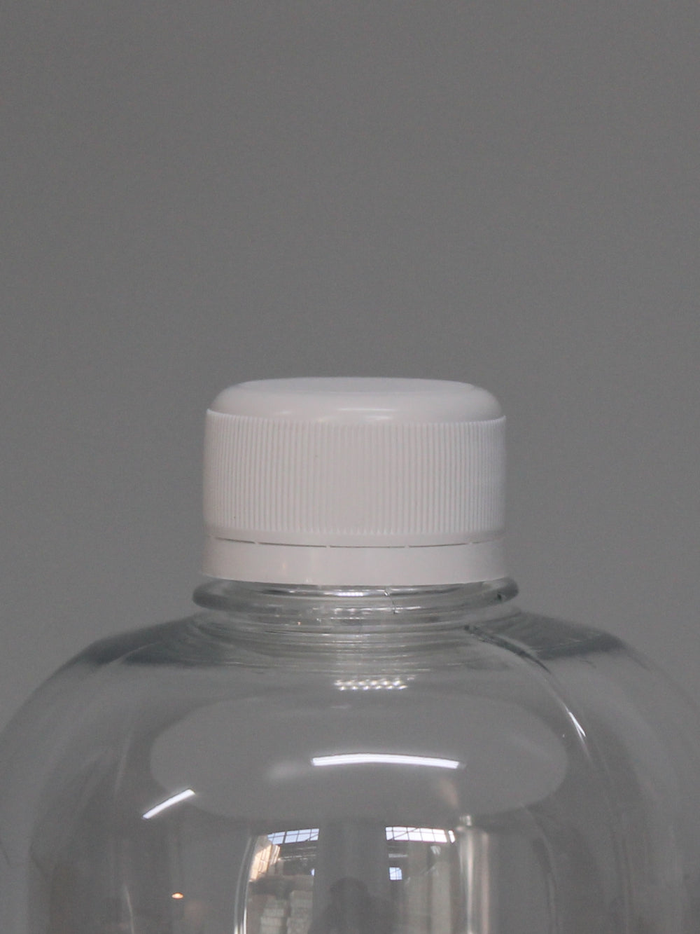 750ml Ribbed Solvent 38g PET Bottle - (Pack of 100 units)